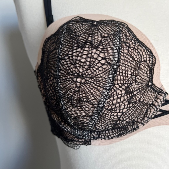 NWT Victoria's secret RUNWAY Very Sexy Lace Multiway Push-Up Strapless‎ Bra 34B - Picture 8 of 8